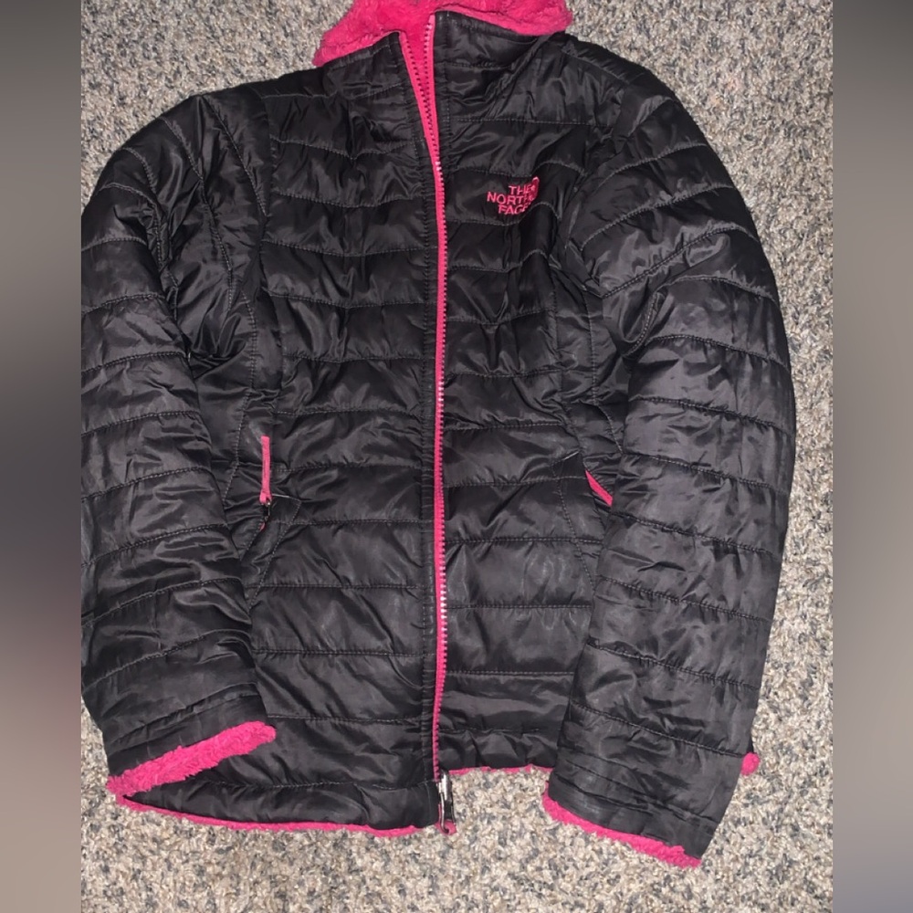 Girls North Face jacket size 7/8 reversible Black/Pink